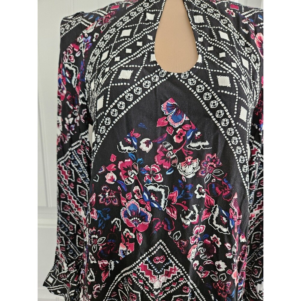 Express Keyhole Mini Dress Size XS Long Sleeve Black Pink Blue White - Picture 4 of 10